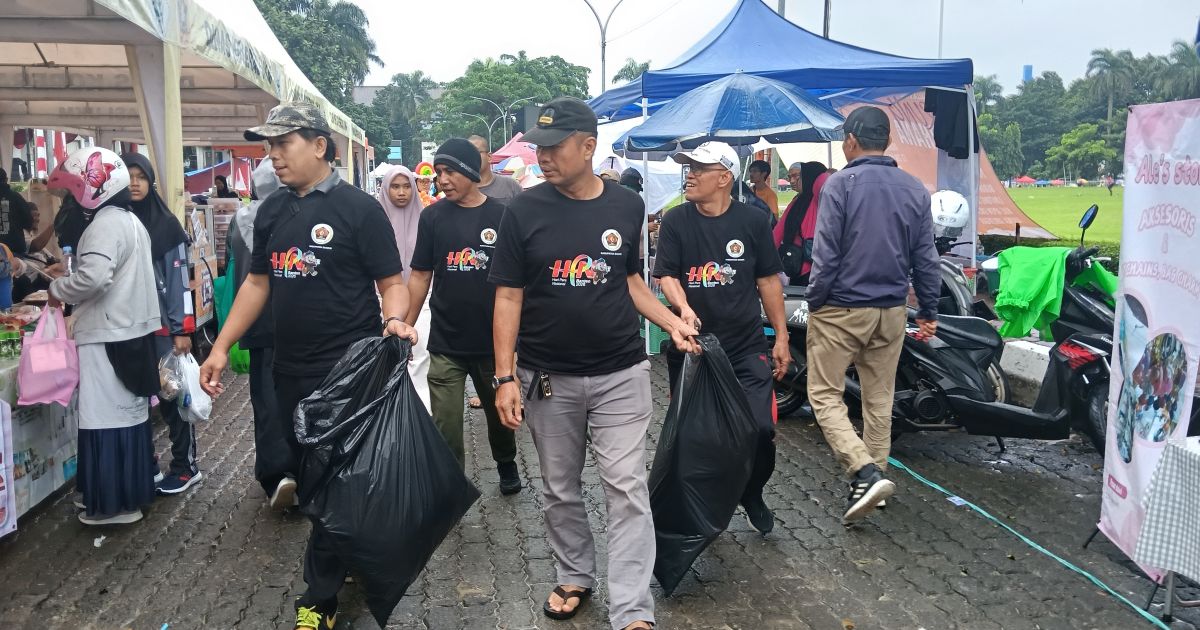 HPN 2026, PWI Kabupaten Bogor Ajak Warga Jaga Kebersihan Lewat Operasi Bersih di CFD