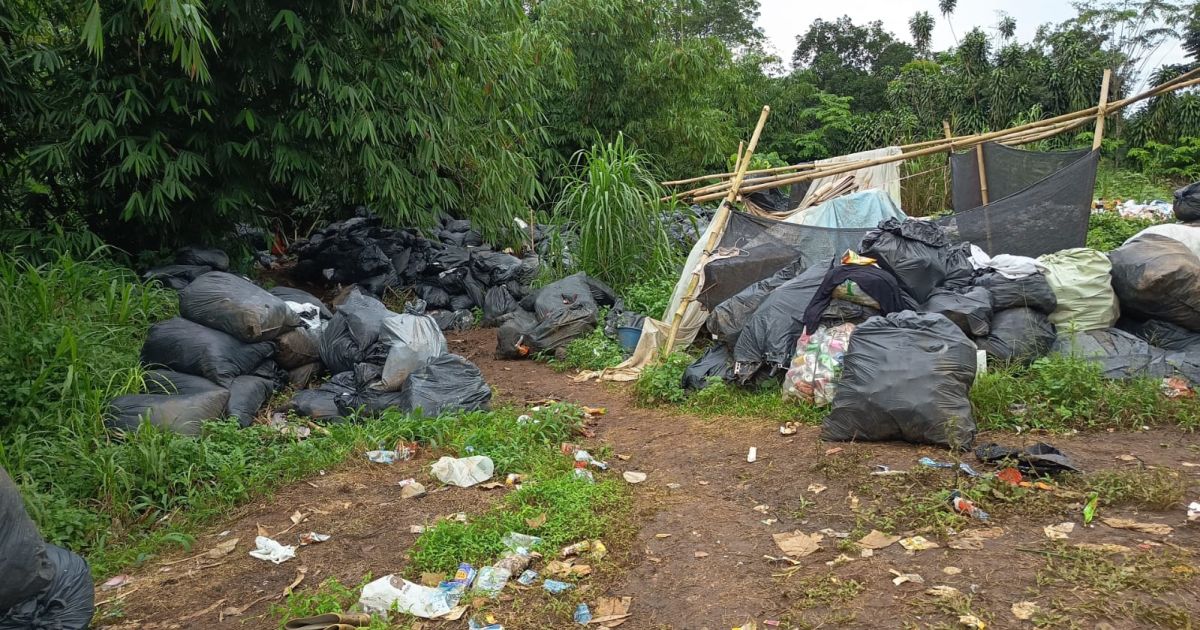 DLH Bogor Tutup Lokasi Pembuangan Sampah Liar di Rumpin