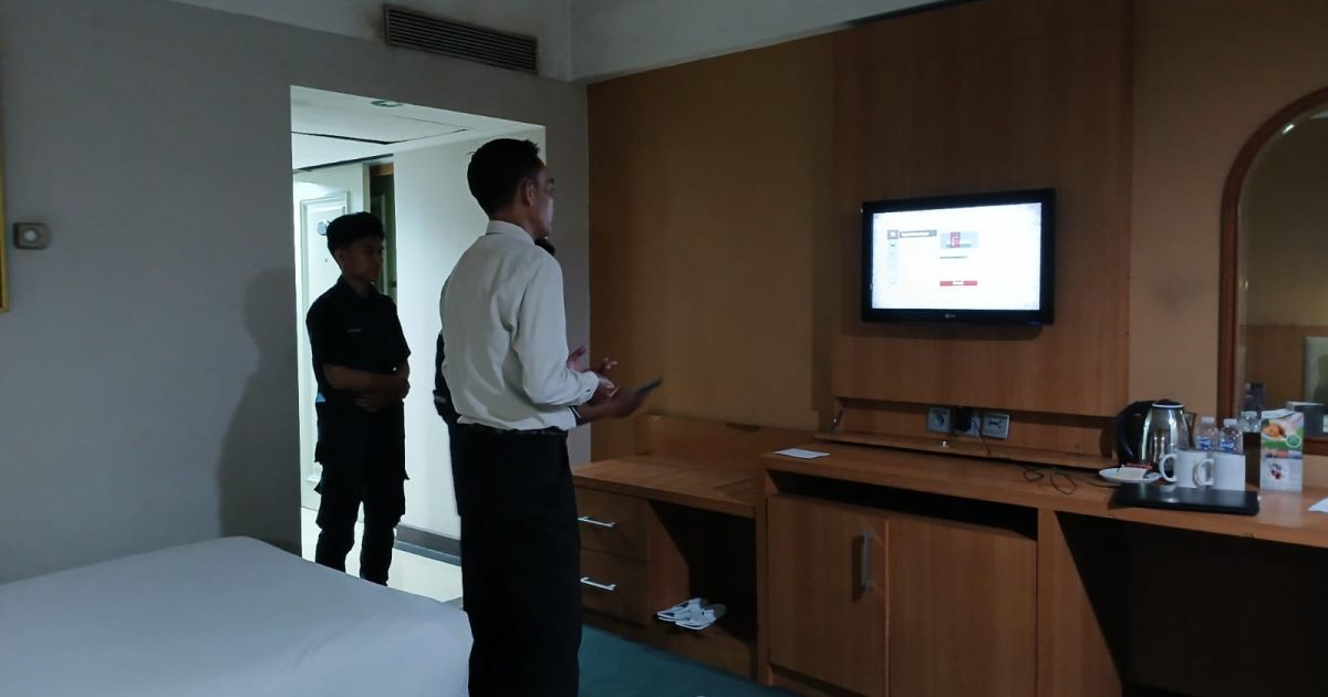 Tamu Hotel Horison Ultima Bandung keluhkan gangguan listrik saat check-in dini hari. Manajemen diminta evaluasi standar pelayanan dan maintenance kamar.