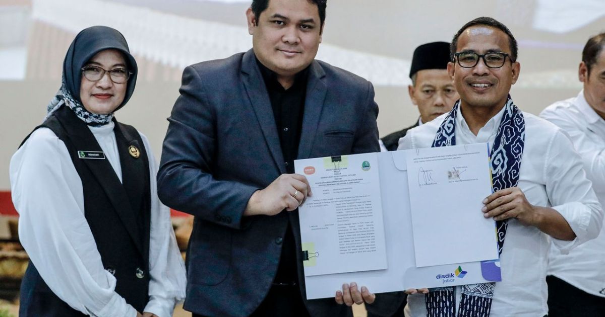 Disdik Jawa Barat meneken kerja sama dengan 9 perusahaan untuk memperkuat pendidikan vokasi SMK. Program ini bertujuan meningkatkan link and match dengan dunia industri.