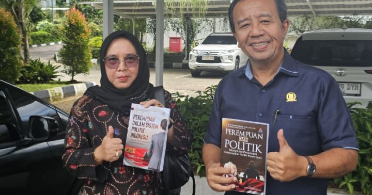 Ketua BK DPRD Depok Qonita Luthfiyah meluncurkan buku tentang literasi politik perempuan untuk memperkuat kapasitas, integritas, dan peran strategis perempuan dalam demokrasi.