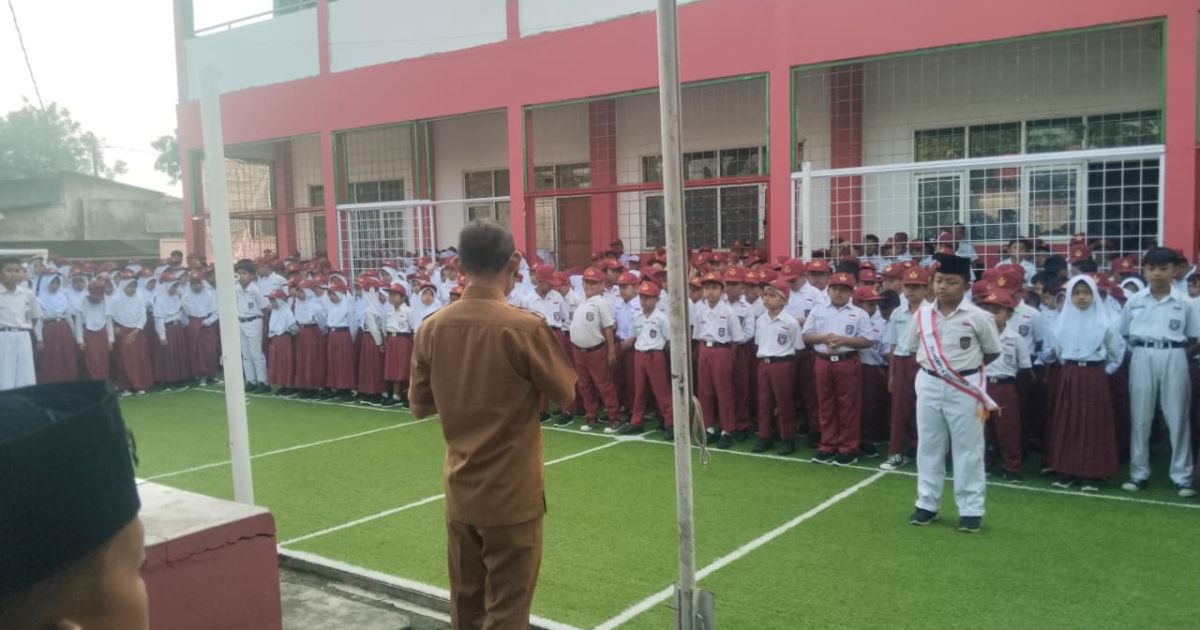 Pasca Lebaran, SDN Tarikolot 04 Gelar Upacara dan Tanamkan 7 KAIH