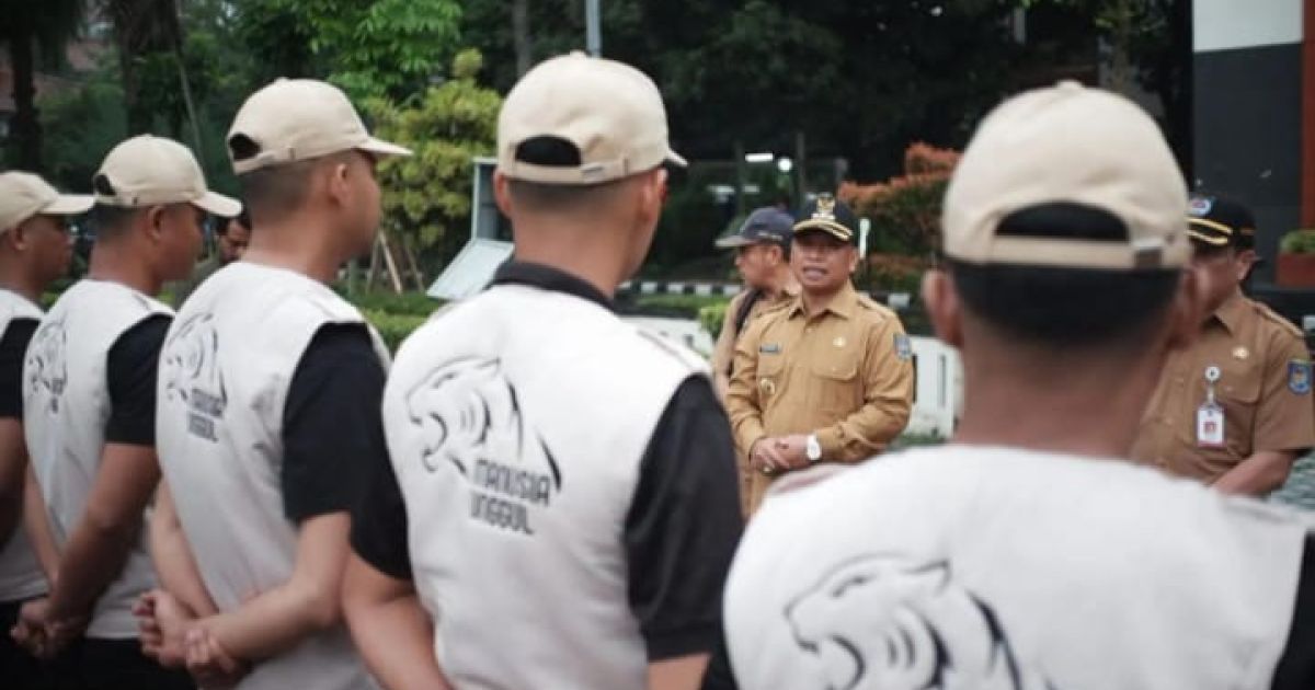 Wali Kota Depok apresiasi Tim Maung ASRI sebagai garda terdepan pelayanan publik yang responsif tangani kebersihan, keamanan, dan ketertiban kota.