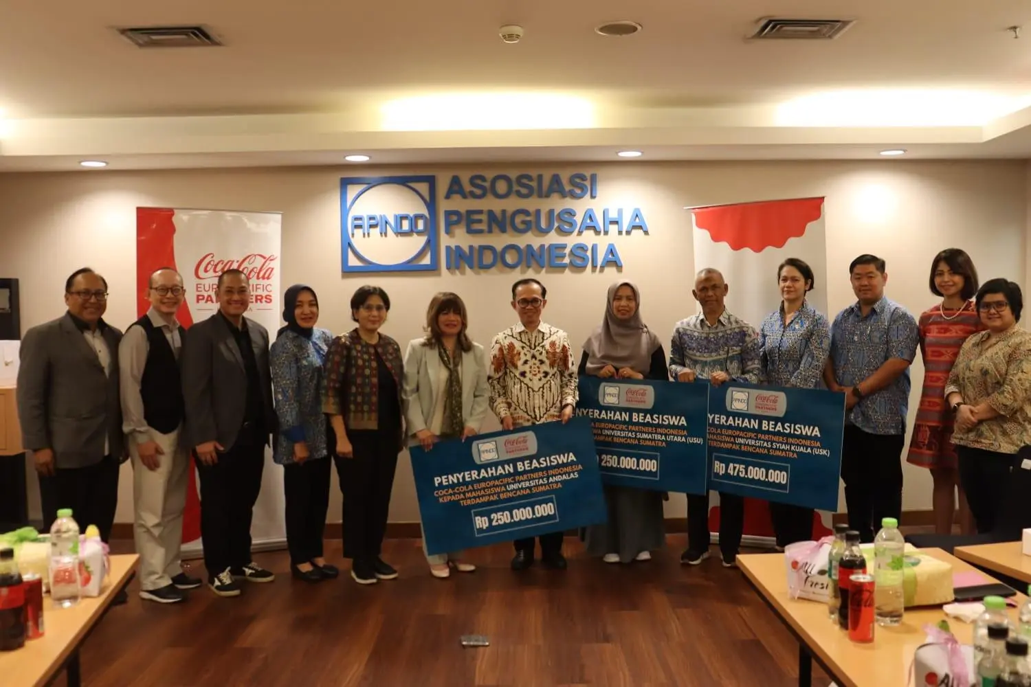 APINDO dan Coca-Cola Salurkan Beasiswa untuk Mahasiswa Terdampak Bencana di Sumatera