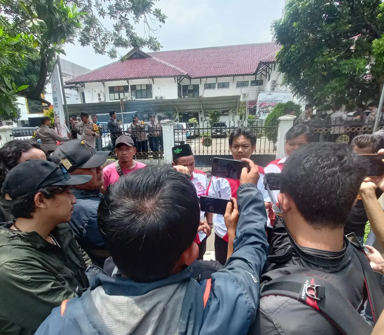 Kasus Dugaan Gratifikasi Ketua KPU Kota Bogor Tak Jelas, Pemuda LIRA Kembali Turun ke Jalan