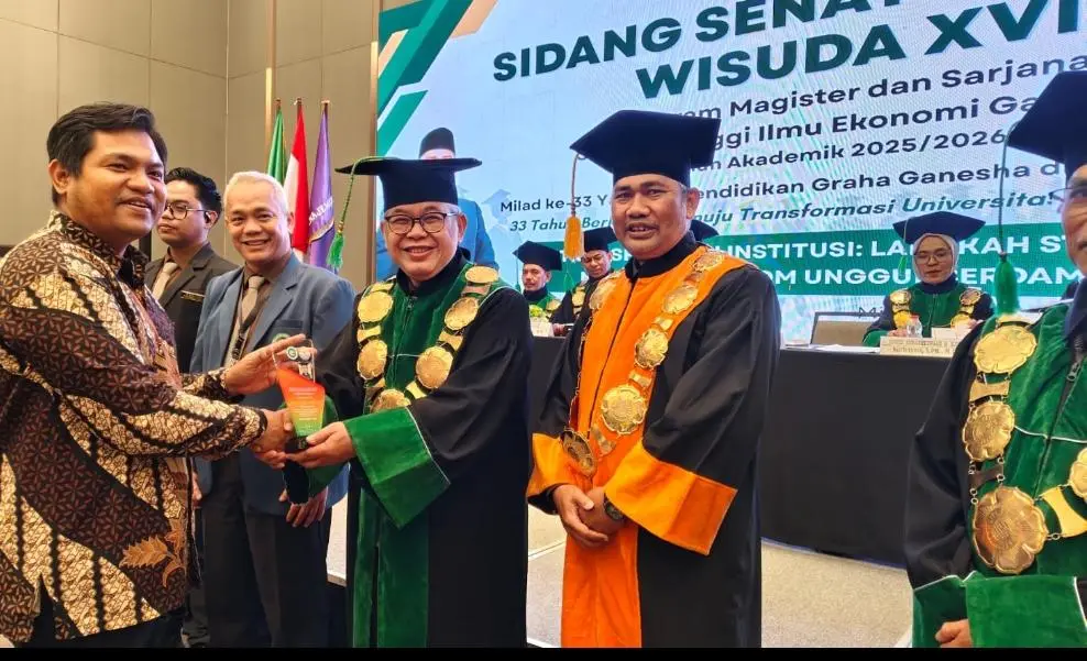 STIE Ganesha Wisuda Ratusan Lulusan, Teguhkan Arah Transformasi Institusi