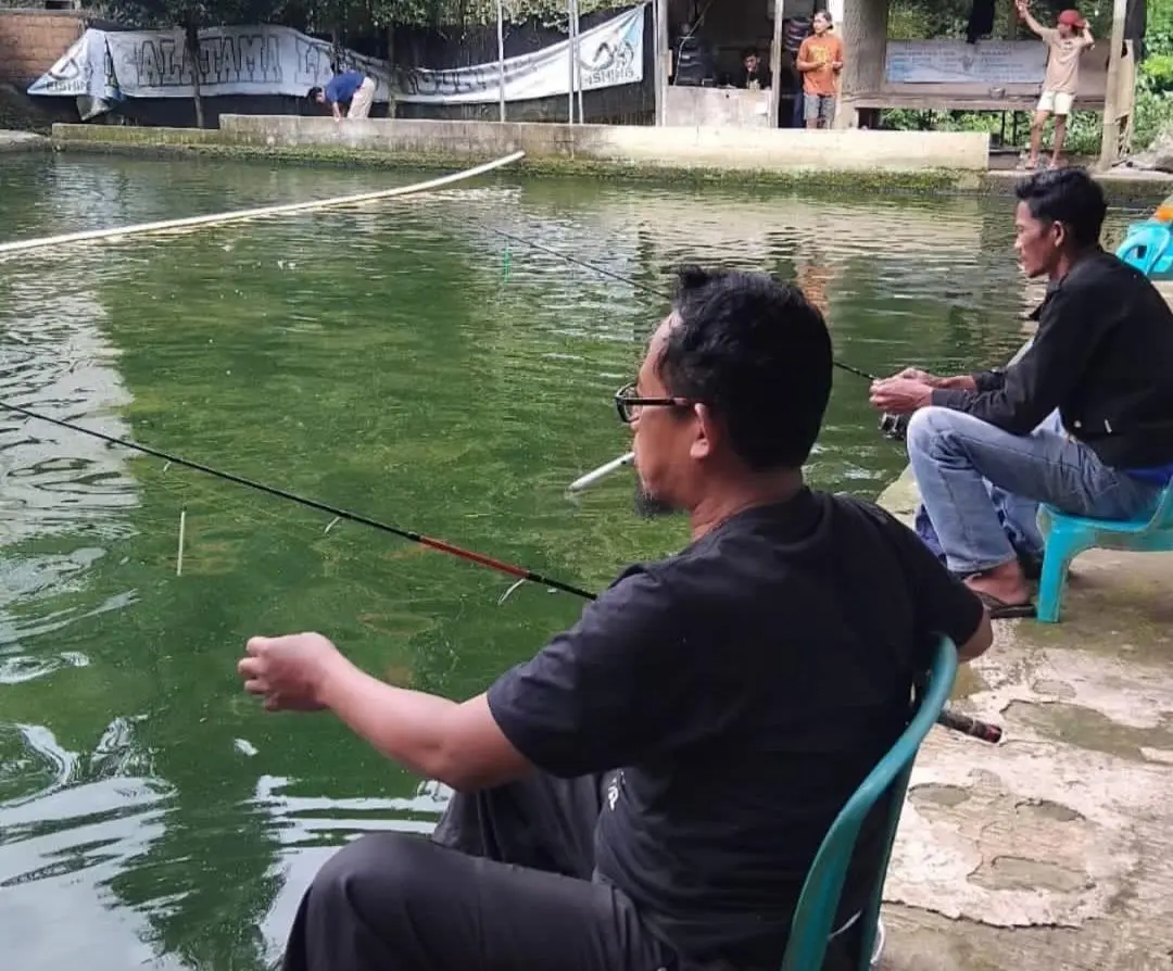 Warung Skuad Jadi Motor Ekonomi Pemuda Banjarwaru, Kini Kembangkan Kolam Pemancingan