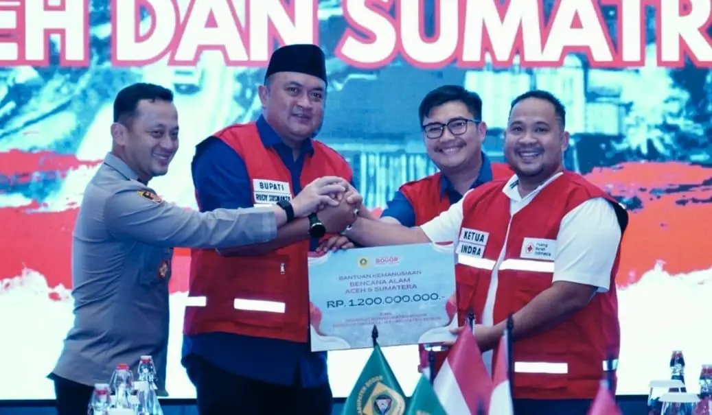 Bupati Bogor Serahkan Bantuan Rp1,2 Miliar ke PMI untuk Korban Bencana Aceh dan Sumatera