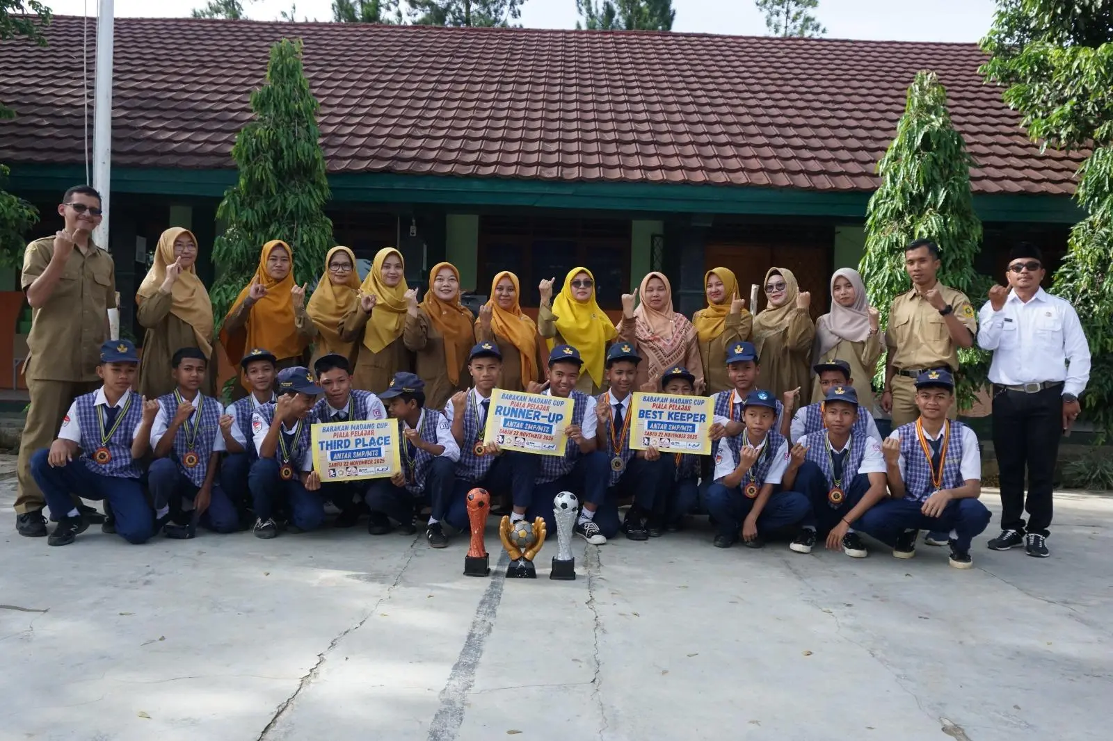 Tim SMPN 2 Babakan Madang Tampil Gemilang, Raih Podium di Babakan Madang Cup 2025