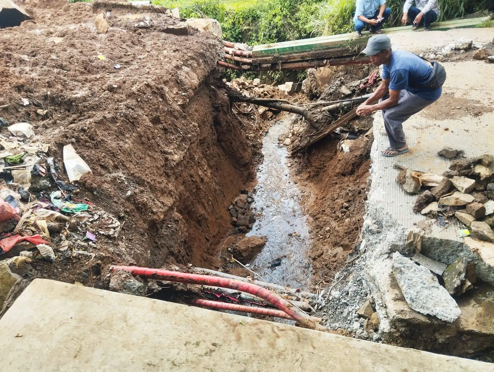 Jalan Veteran II Telukpinang Kebanjiran? Solusi Box Culvert Terhambat