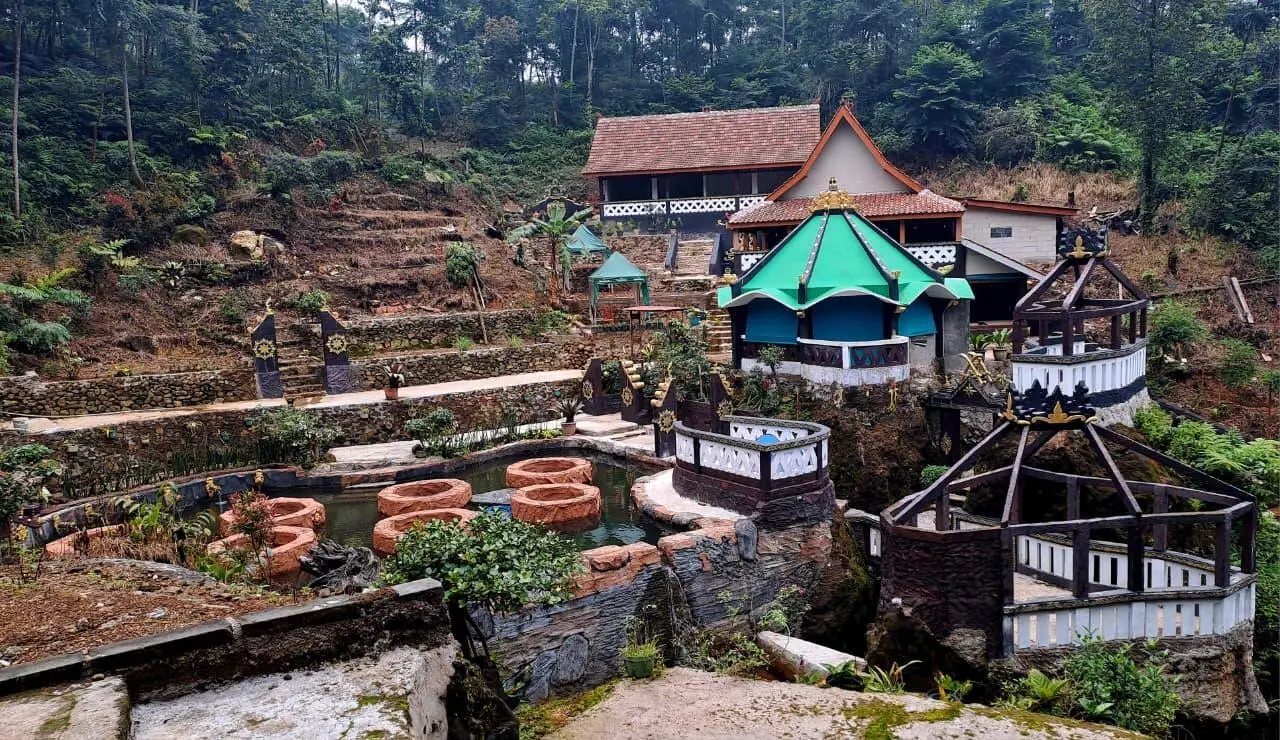 Wisata Religi Talaga Air Rahasia, Perpaduan Pesona Alam dan Nilai Sejarah di Kaki Gunung Salak