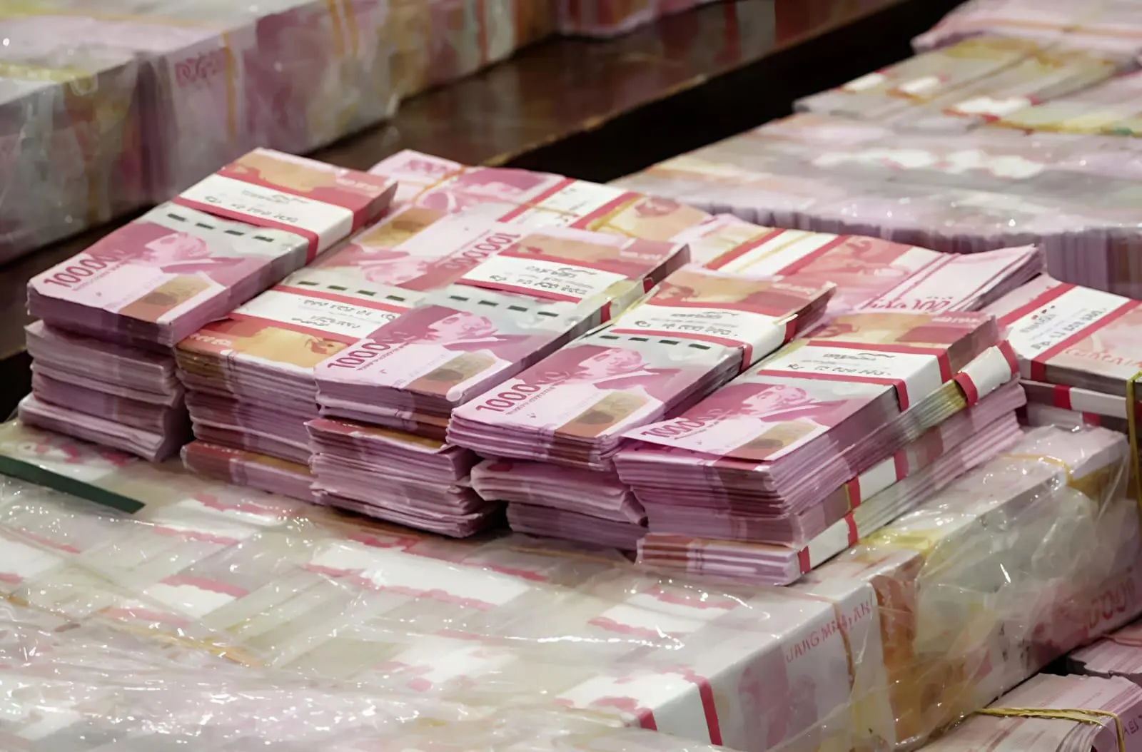 Ketika Anggaran Mengendap, Rakyat yang Menunggu