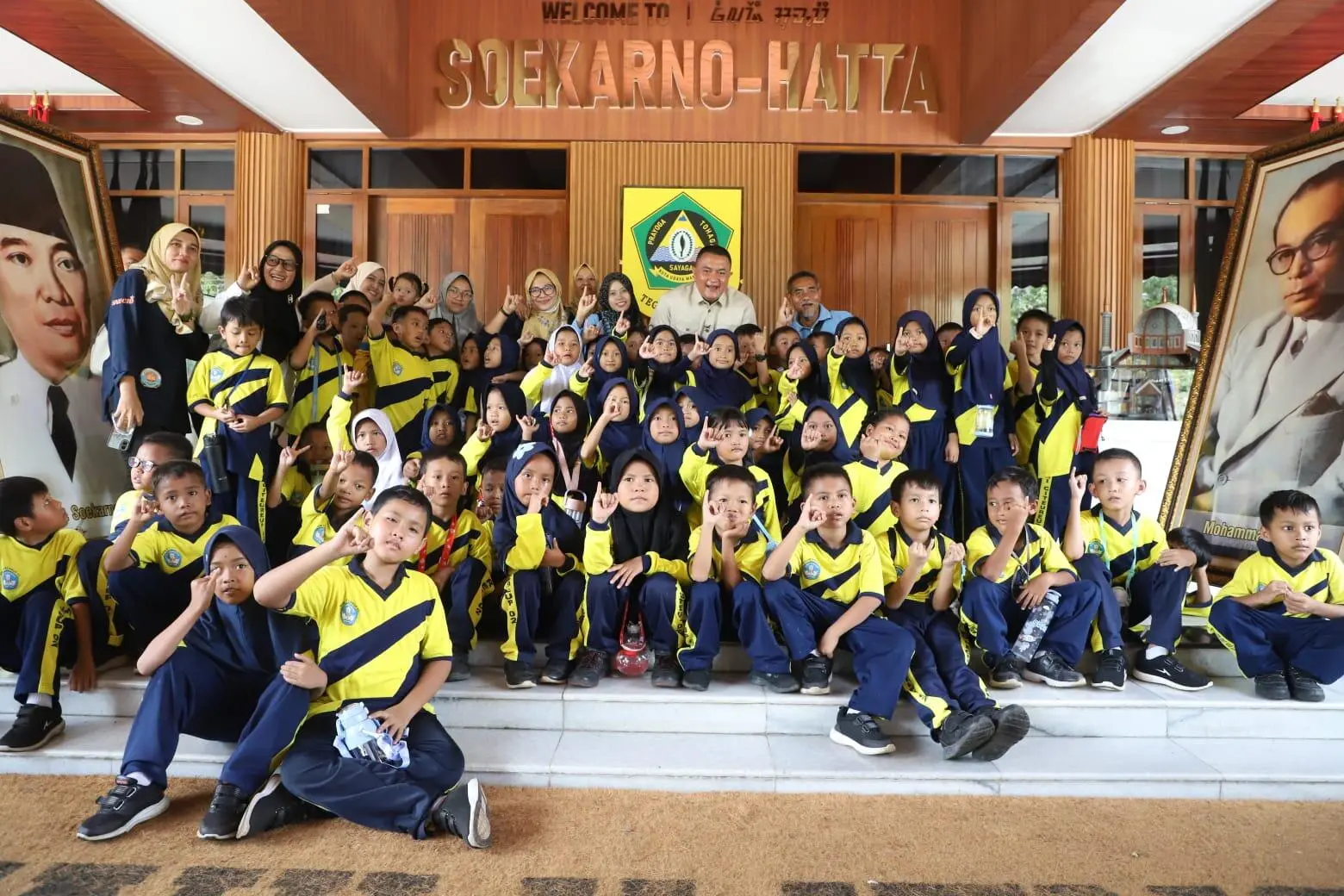 Bupati Bogor Rudy Susmanto Sambut Kunjungan Edukatif Siswa SDN Citeureup 02 di Pendopo