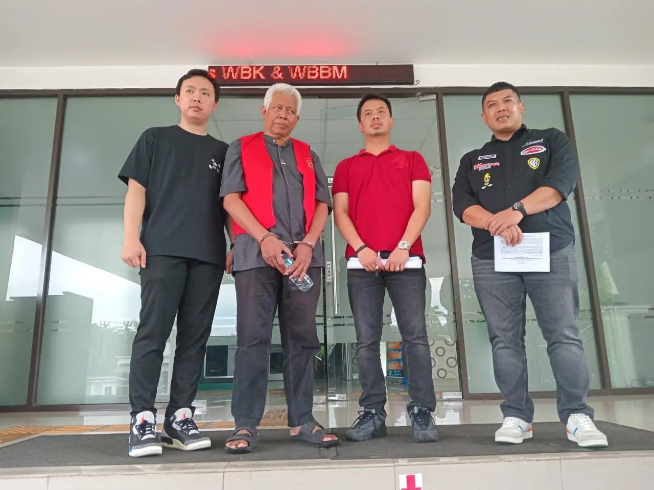 Tiga Tahun Buron Sri Hartono Akhirnya Dibekuk Kejaksaan Usai Sholat Jumat