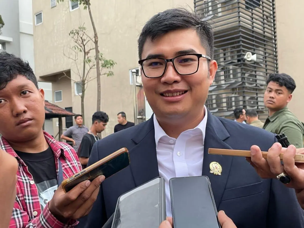 Ketua DPRD Sastra Winara Tegaskan Pentingnya Pengawasan Ketat Rokok Ilegal di Kabupaten Bogor