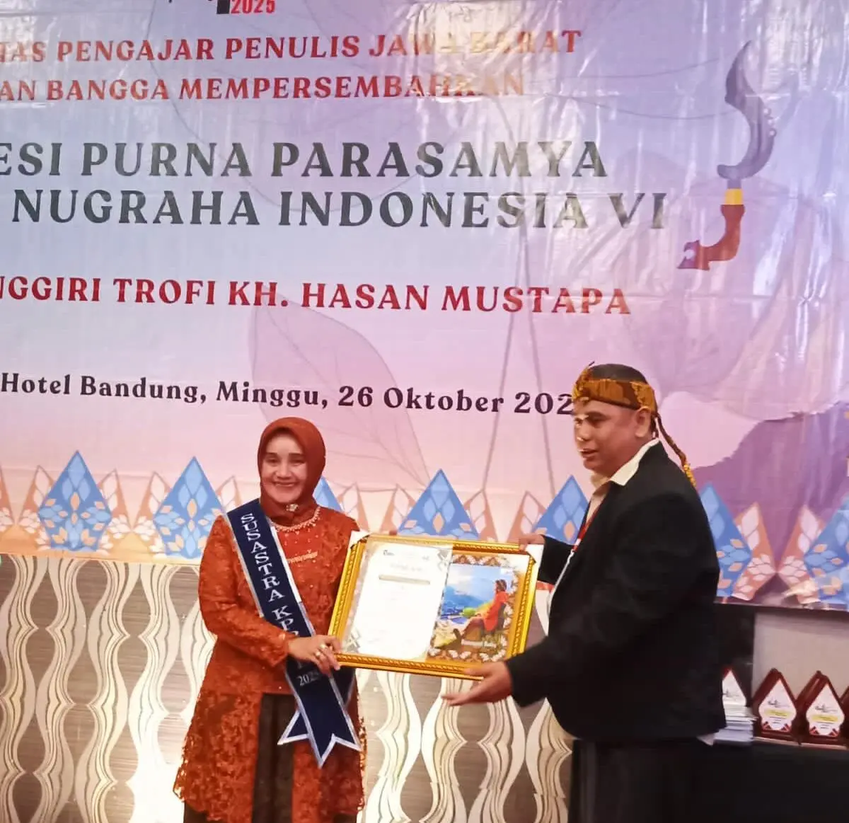 Keren! Lima Tokoh Pendidikan Bogor Dapat Penghargaan Literasi Susastra Nugraha Indonesia