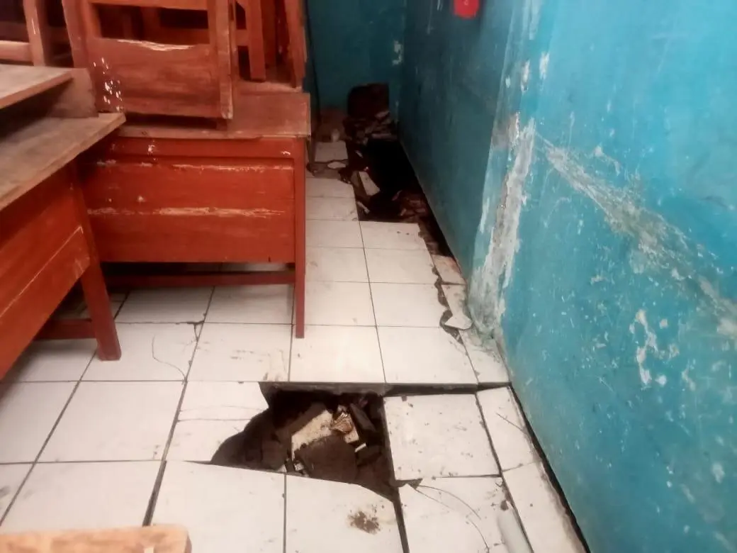 Kelas Amblas, Siswa SDN Selaawi Terpaksa Belajar Siang Hari