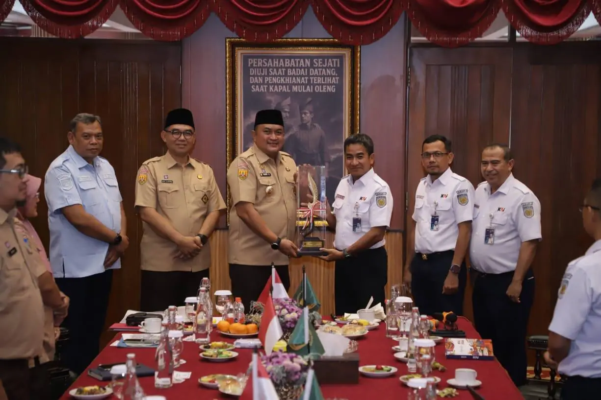 Bupati Bogor Bahas Penguatan Kerja Sama Transportasi Publik Terpadu dengan PT KAI