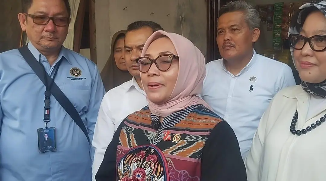 Dorong Ekonomi Keluarga, Menteri PPPA Tinjau Koperasi Merah Putih di Ciawi