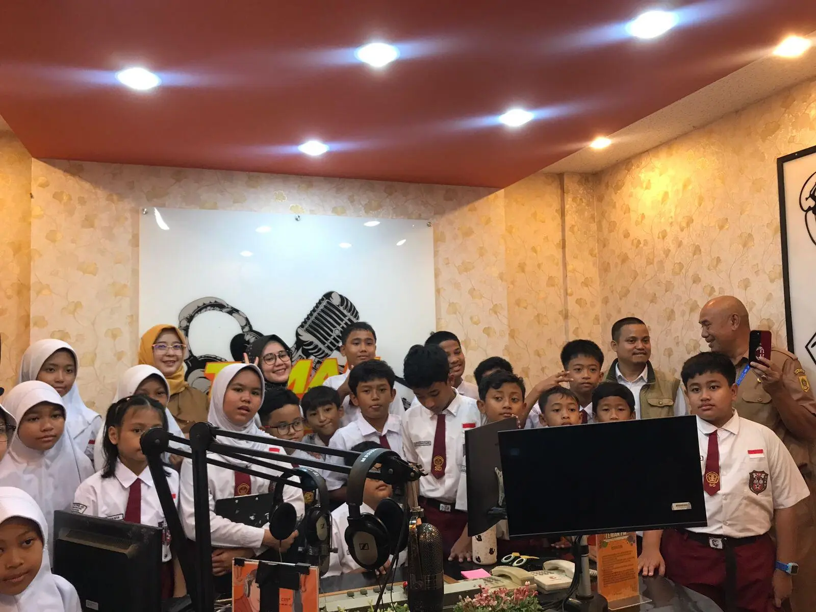 Kenalkan Dunia Broadcasting, SDN Ciriung 02 Kunjungi Diskominfo Kabupaten Bogor