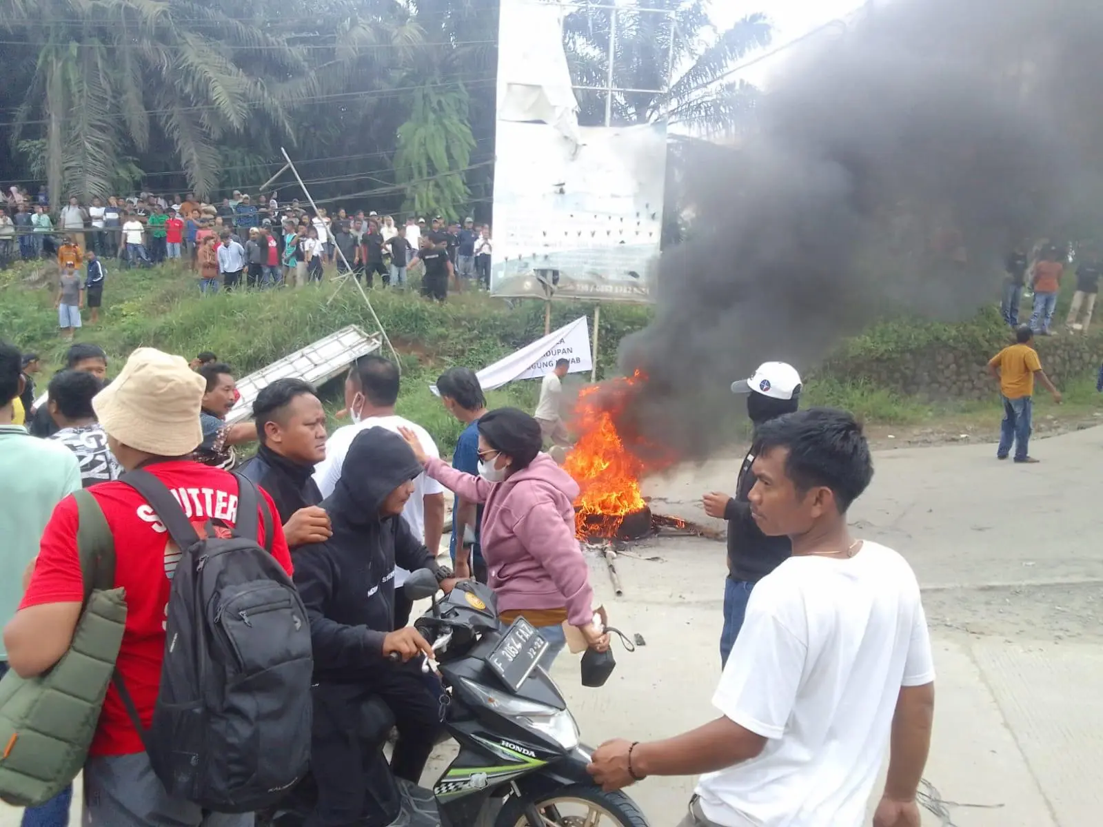 Warga Empat Kecamatan Gelar Aksi Tolak Surat Edaran Gubernur KDM Soal Pembatasan Tambang