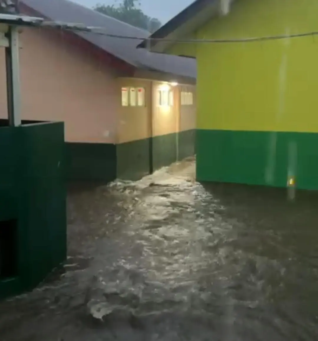 Banjir Rutin Rendam SMPN 02 Ciomas, Kepala Sekolah Berharap Solusi Permanen