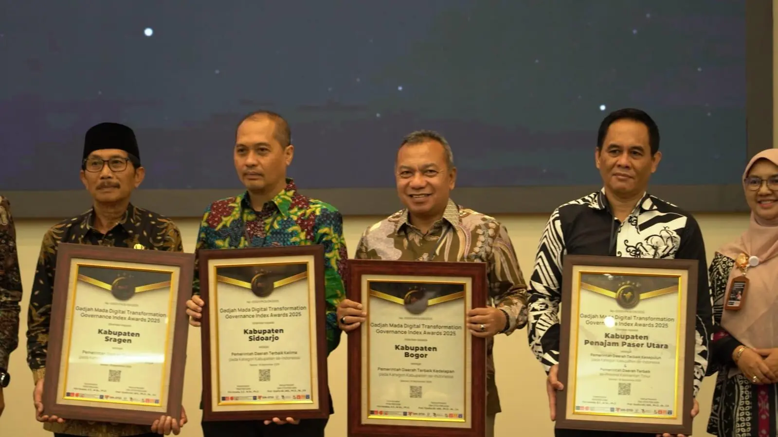 Pemkab Bogor Raih Penghargaan GM-DTGI 2025 dari Universitas Gadjah Mada