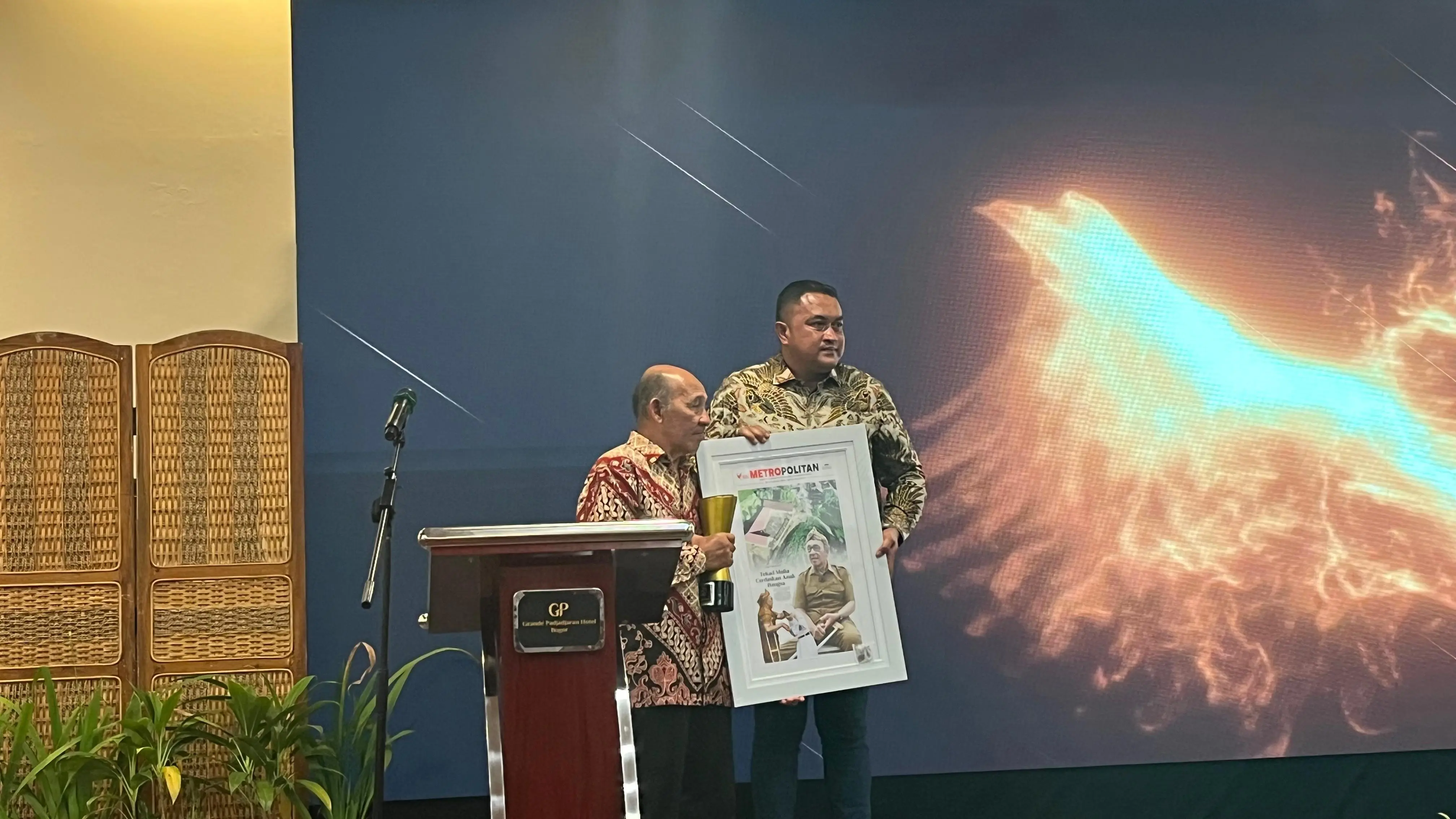 Bupati dan Kadisdik Bogor Apresiasi Rudi Manggala, Guru Honorer SDN Cikoneng Yang Dinobatkan Sebagai Tokoh Inspiratif Pendidikan