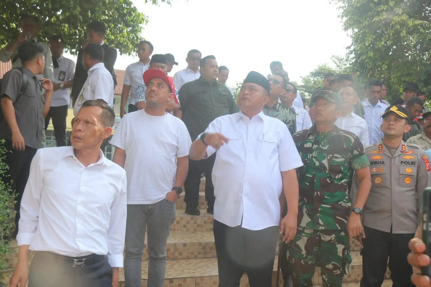 Bupati Bogor Tinjau SMKN 1 Cileungsi Pasca Atap Ambruk, Pastikan Korban Tertangani