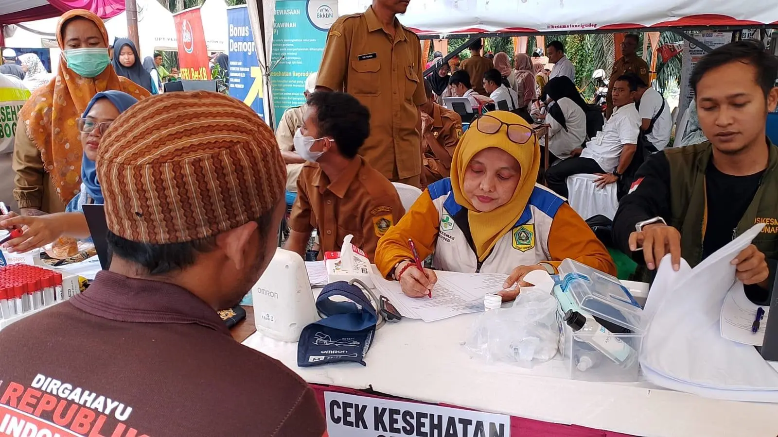 HUT ke-80 RI, Puskesmas Cigudeg Gelar Skrining Kesehatan dan Sunatan Massal