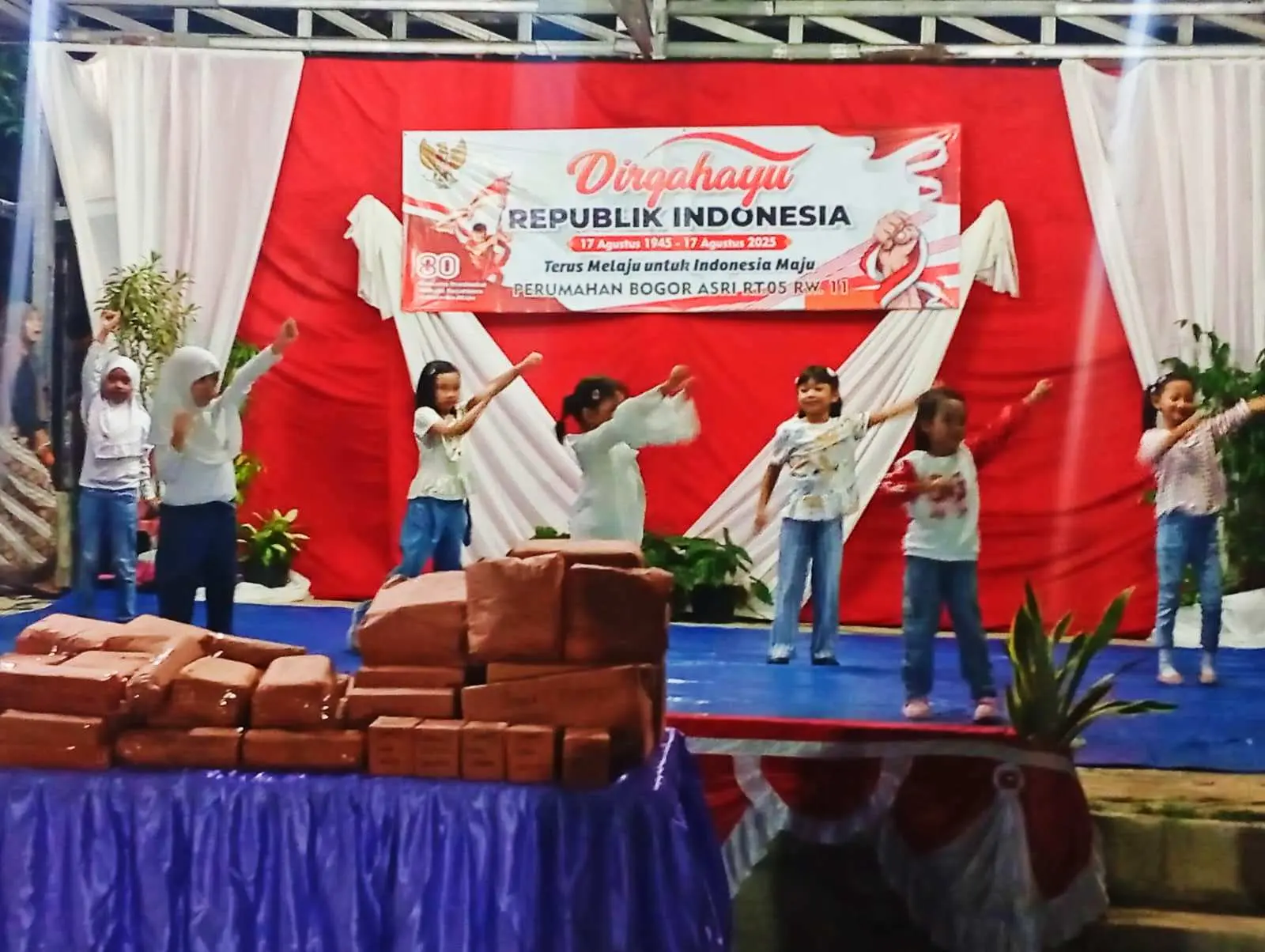 Warga RT 05 RW 11 Bogor Asri Meriahkan HUT RI ke-80 dengan Lomba dan Panggung Hiburan