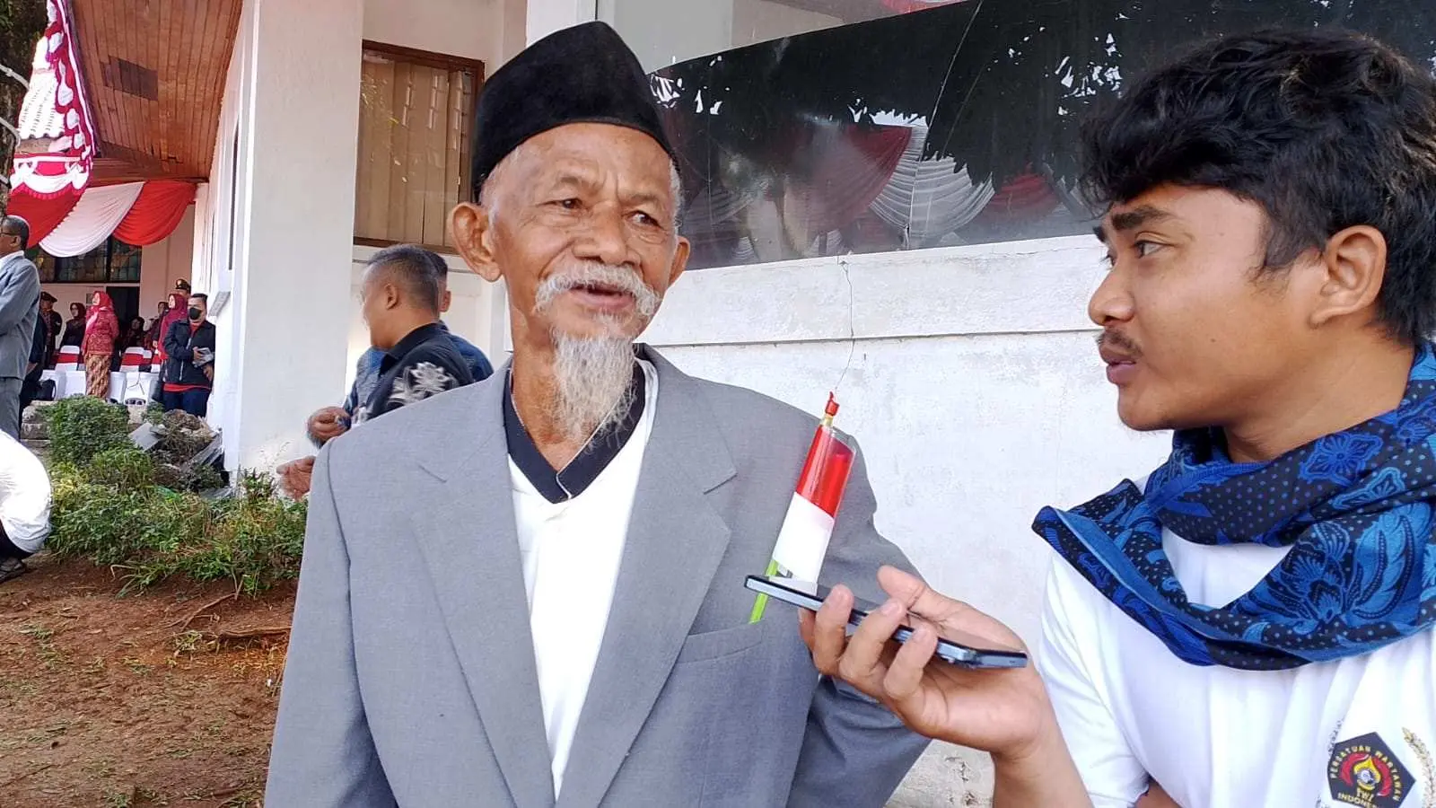 Semangat Abah Akim, Pensiunan Guru 73 Tahun Setia Hadiri Upacara HUT RI di Kabupaten Bogor