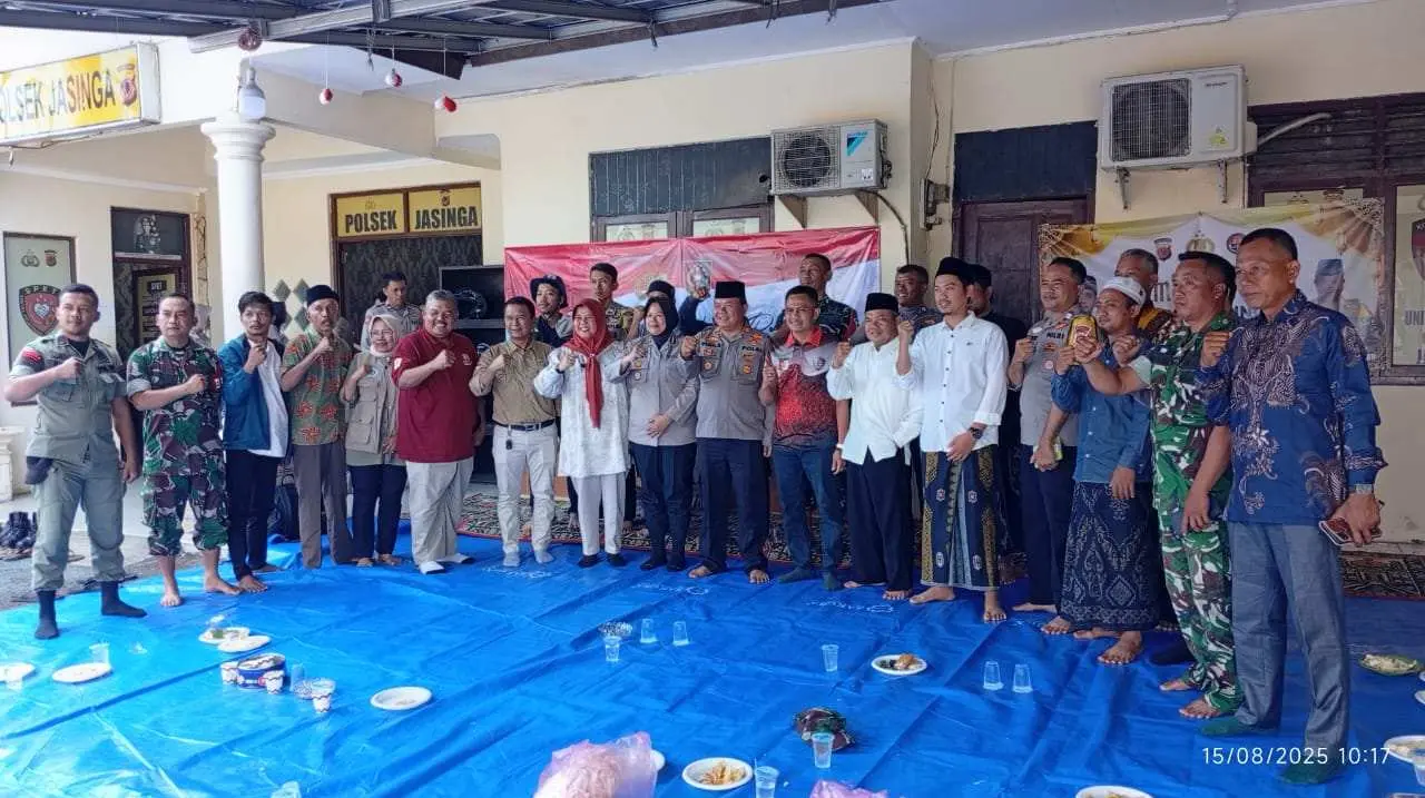 Jumat Berkah, Polsek Jasinga Ajak Warga Makan Bersama Polisi