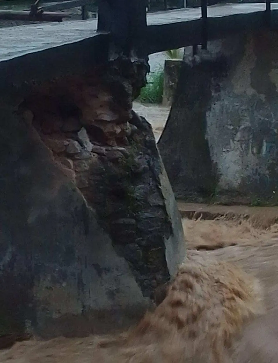 Jembatan Ki Lecut di Jasinga Terancam Ambruk, Warga Minta Pemdes Bertindak Cepat