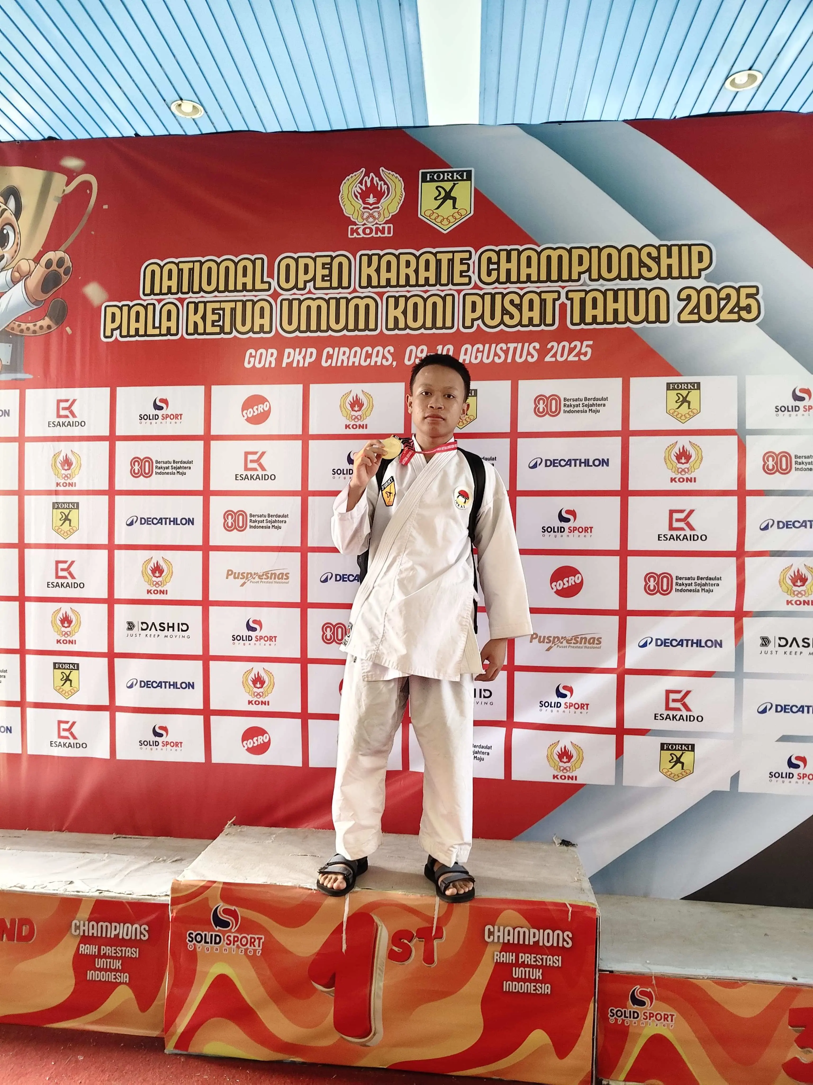 9 Siswa SMPN 1 Cibinong Borong Prestasi Nasional di Karate, Renang, dan Sains