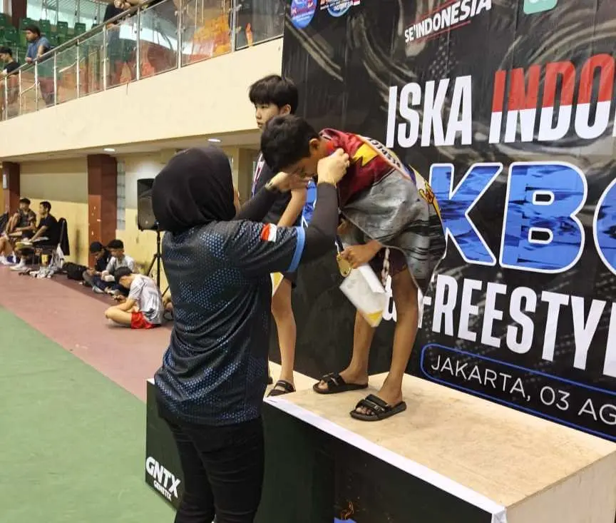 Prestasi Membanggakan! Azil Persembahkan Emas untuk SMPN 1 Tajurhalang