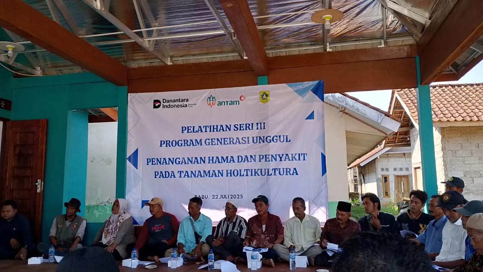 Antam dan Pemdes Kalongliud Resmikan Rumah Belajar GARITAN untuk Ketahanan Pangan