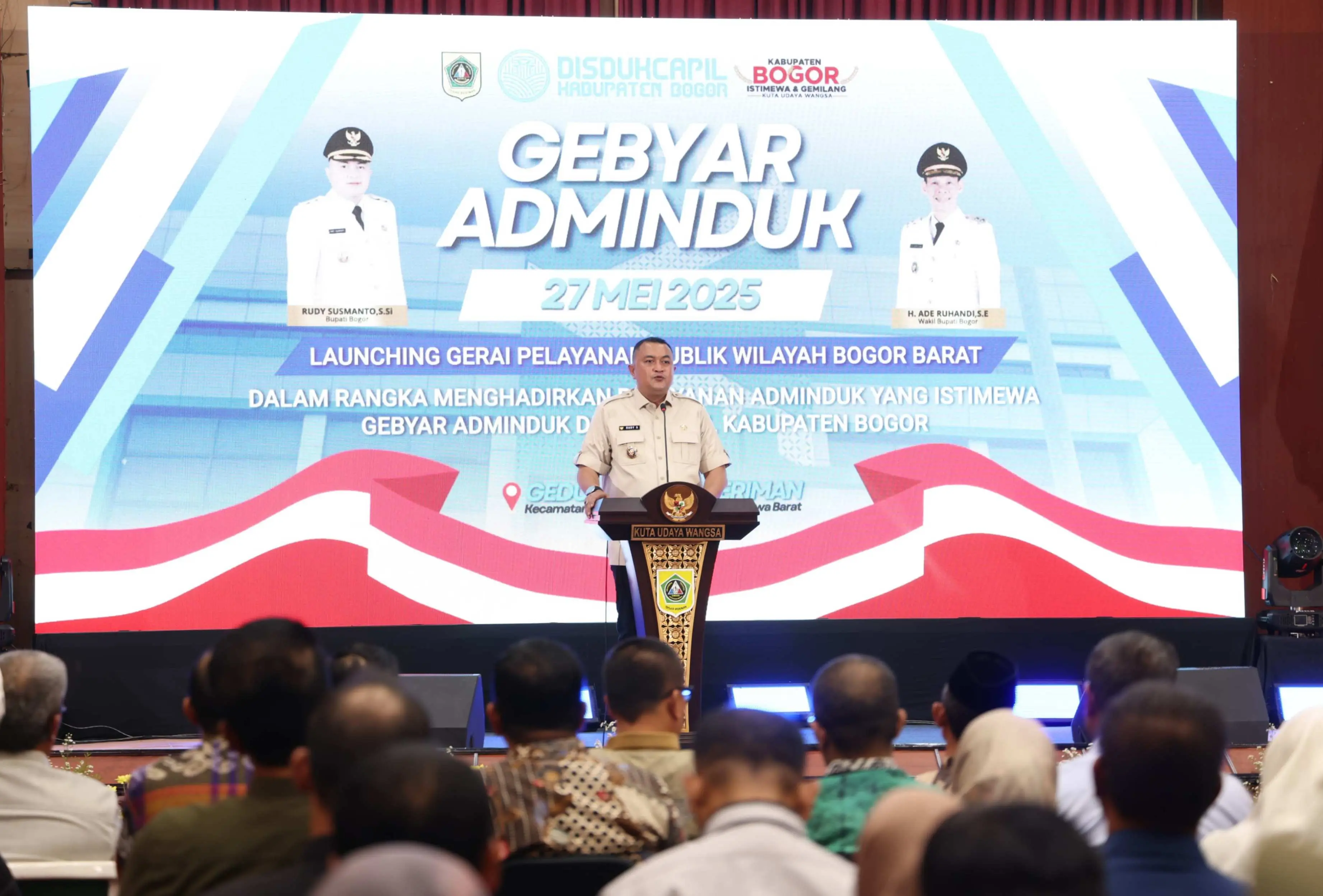 Dorong Percepatan Inovasi Layanan Adminduk, Bupati Bogor Komitmen Akan Tambah Layanan Cetak KTP di 40 Kecamatan 