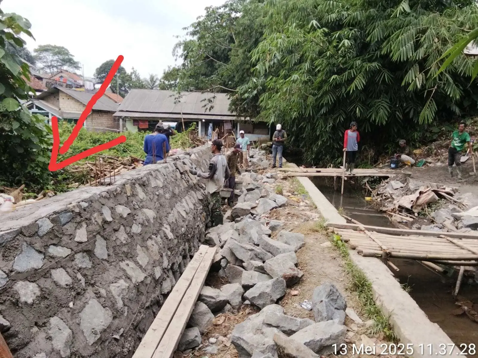 Proyek TPT Desa Cimandala Dibangun di Lahan Pribadi, Kades Diduga Aji Mumpung