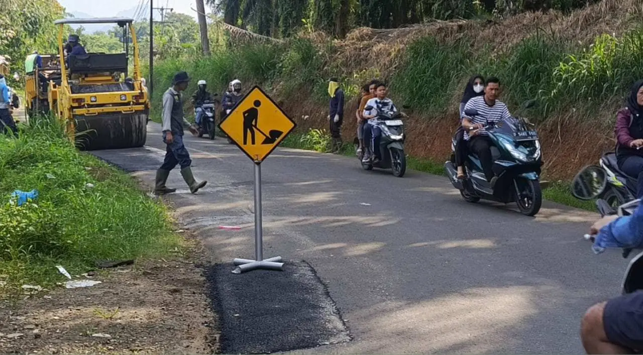 Maksimalkan Fungsi Jalan, UPT Jalan Jembatan Cigudeg Rutin Lakukan Pemeliharaan Jalan