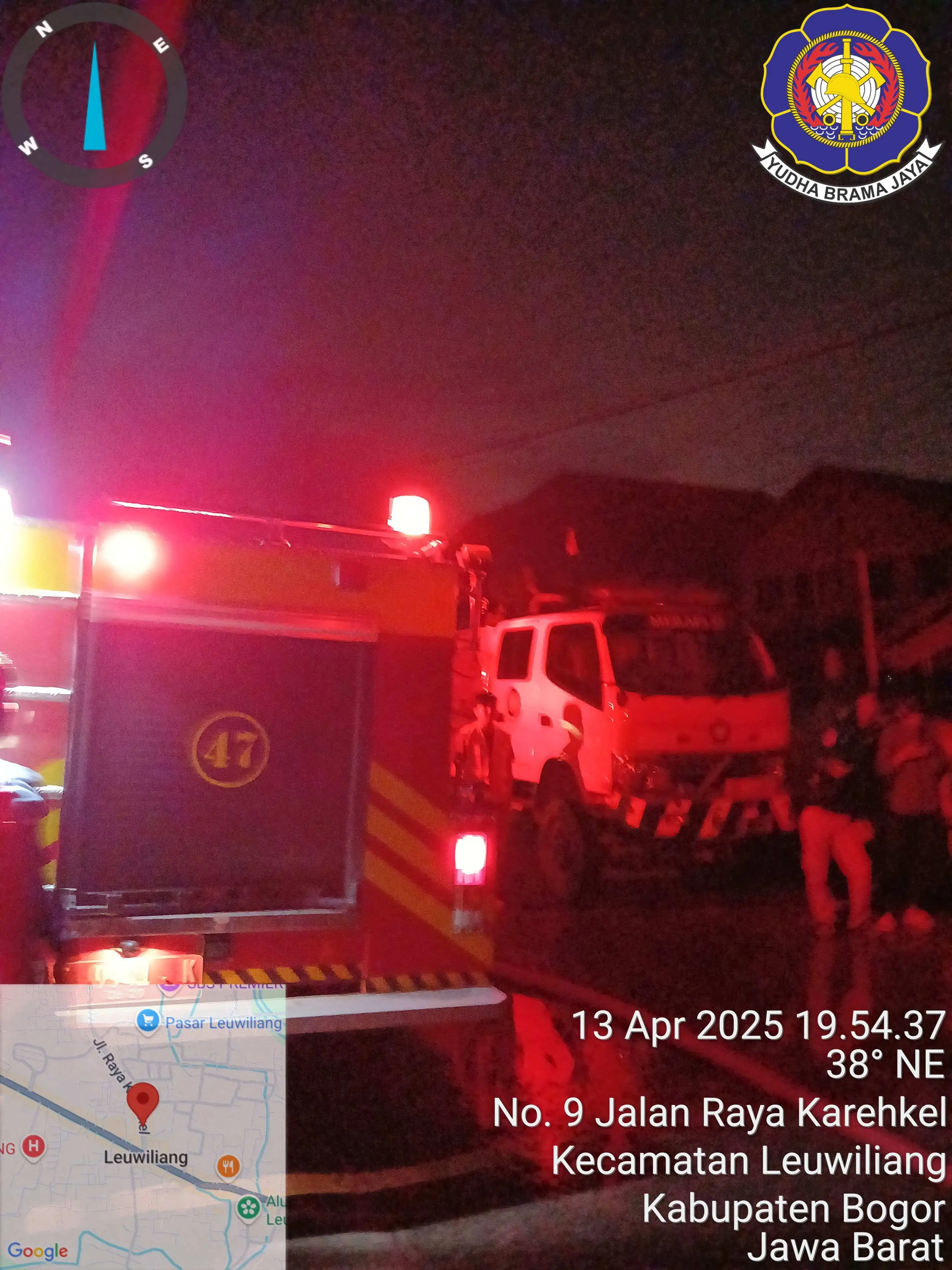 Kebakaran Toko Mainan dan Petasan di Leuwiliang, Damkar Terjunkan 3 Unit Mobil Pemadam 