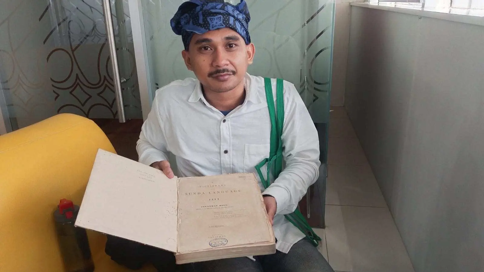 Kamus Bahasa Sunda - Inggris Karya Jonathan Rigg, Ternyata ada di Jakarta dan Bandung