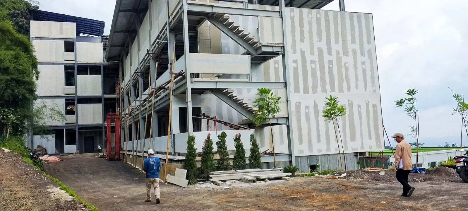 Pemkab Bogor Kecolongan, Hotel Tanpa Izin Merusak Alam Gunung Geulis