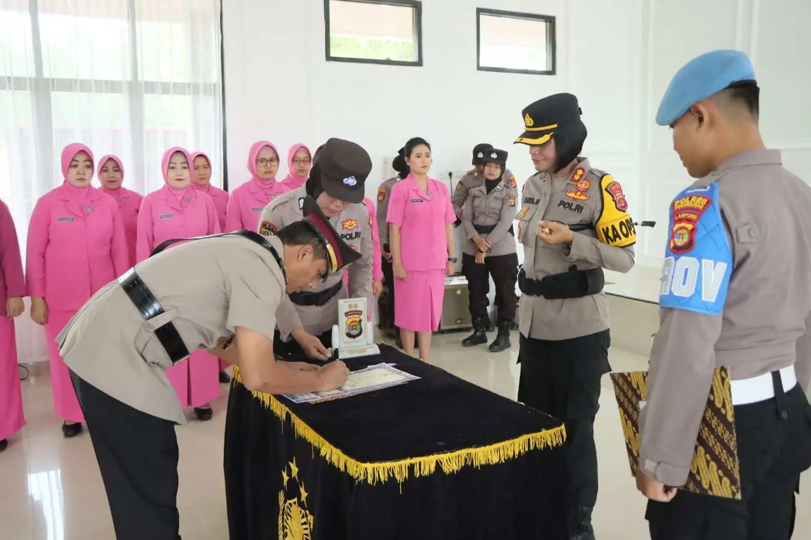 Kapolres Pesawaran Pimpin Serah Terima Jabatan Kasat Intelkam