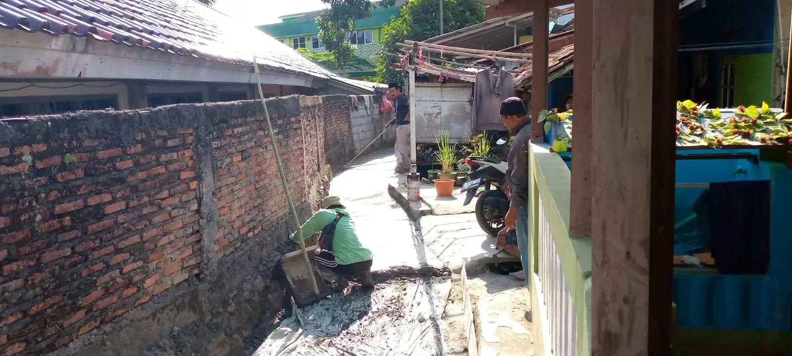 Realisasikan DD Tahap II TA 2024, Pemdes Cisalada Bangun Infrastruktur Jalan