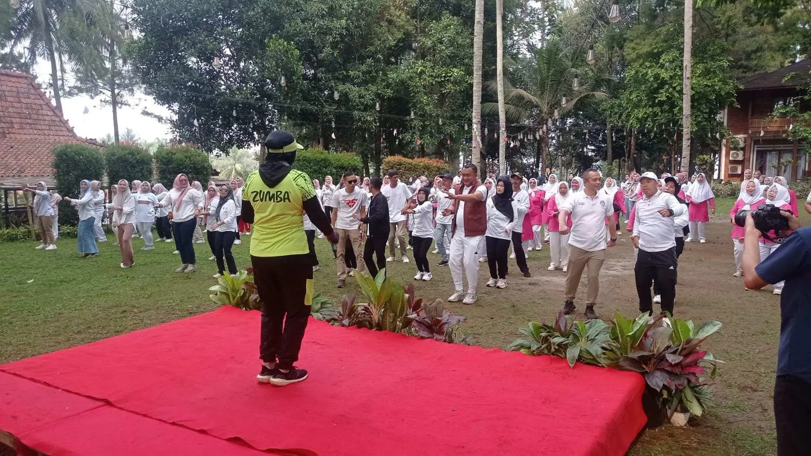 Kampanye di Dapil 3, Cabup Bogor Rudy Susmanto Senam Sehat Bareng Warga Ciawi