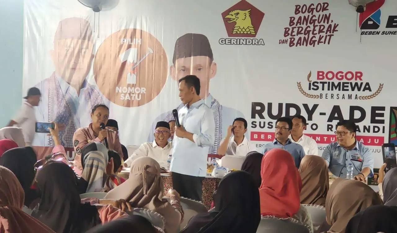 Begini Cara Jaro Ade  Berinteraksi Langsung Dengan Warga Jonggol