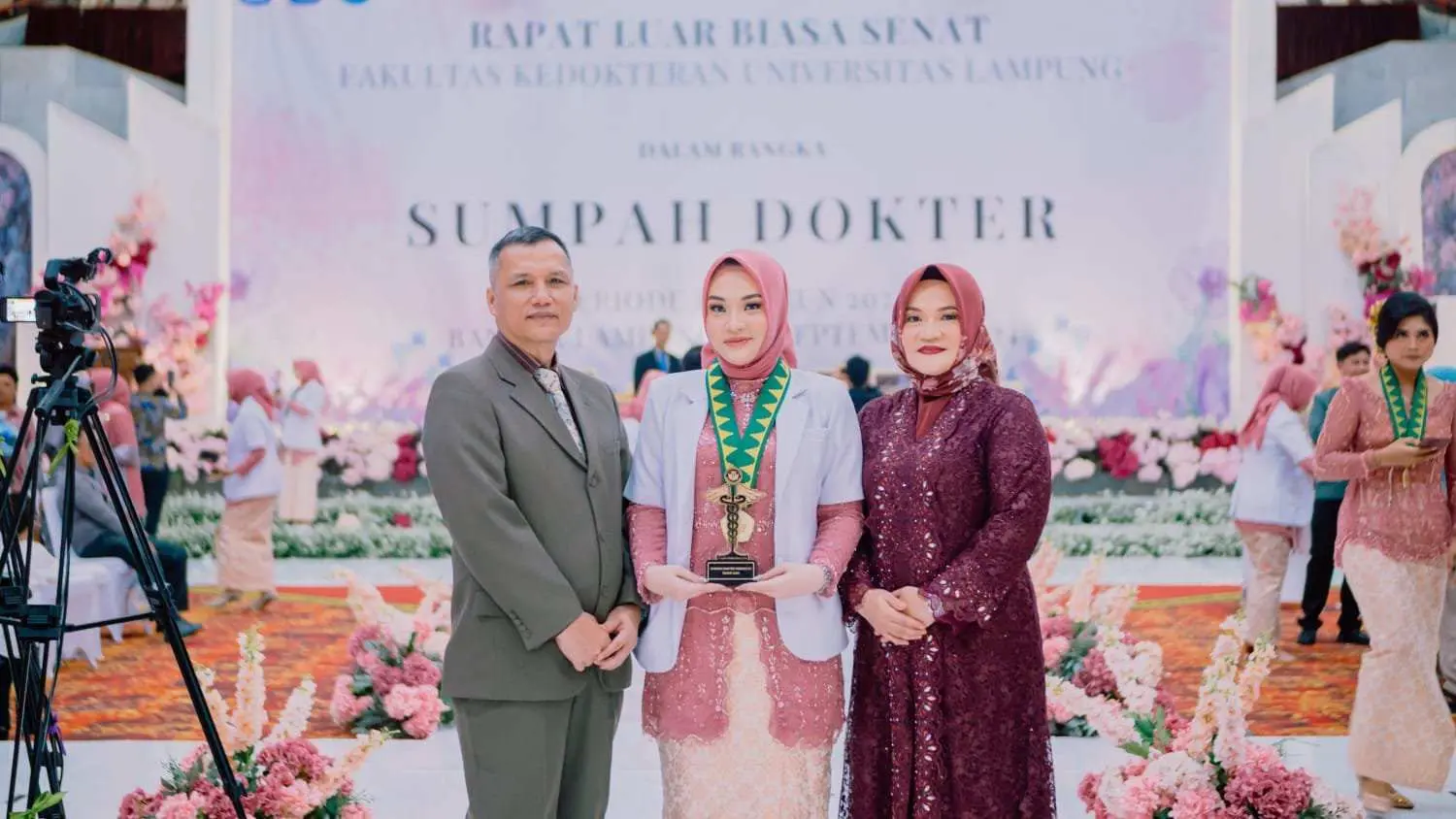 Resmi Diambil Sumpahnya, dr. Reghina Pratiwi Siap Mengabdi ke Masyarakat