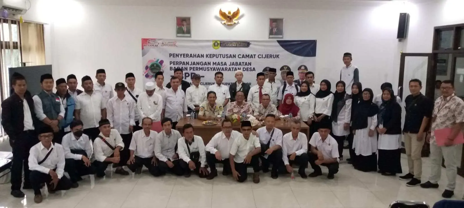Camat Cijeruk Serahkan SK Perpanjangan BPD Se – Kecamatan Cijeruk
