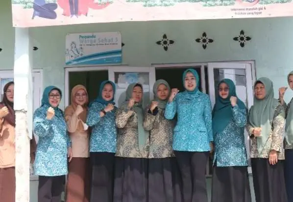 Siti Chomzah Beri Motivasi Masyarakat Agar Semangat Untuk Memajukan Desa